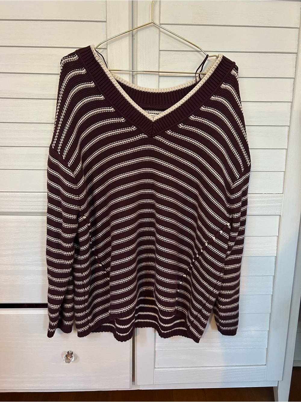 American Eagle oversized Striped V-Neck Sweater in Burgundy and Cream size M